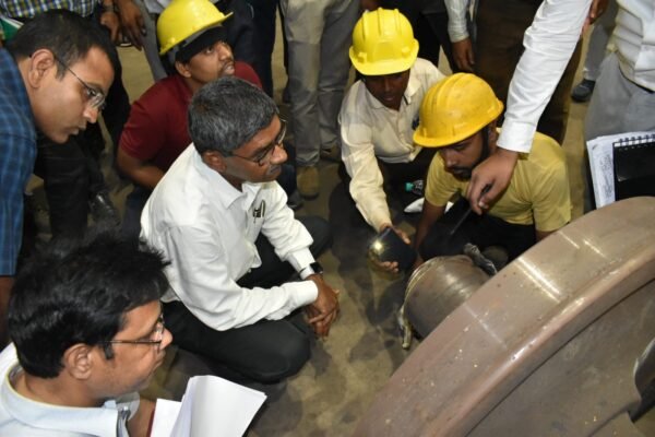 ECoR GM inspects rail infrastructure projects