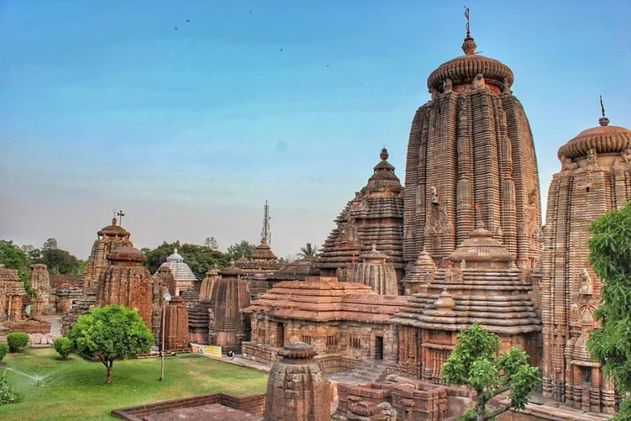 Shri Lingaraj Temple photo controversy