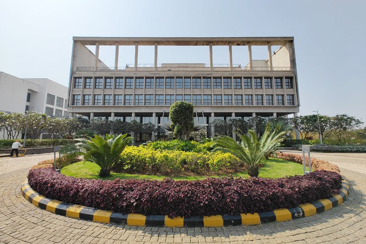 Power Your Professional Growth with IIM Raipur’s MDPs, This June 2025